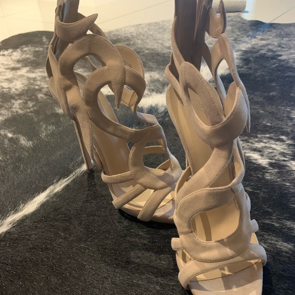 Giuseppe Zanotti nude suede sandals - Picture 5 of 8